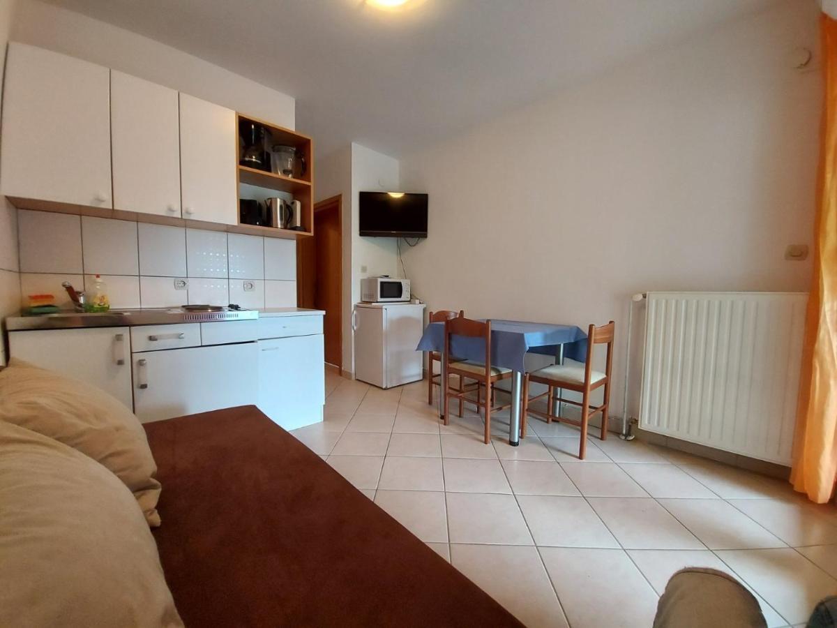 Apartment Pezic Krk Town Esterno foto
